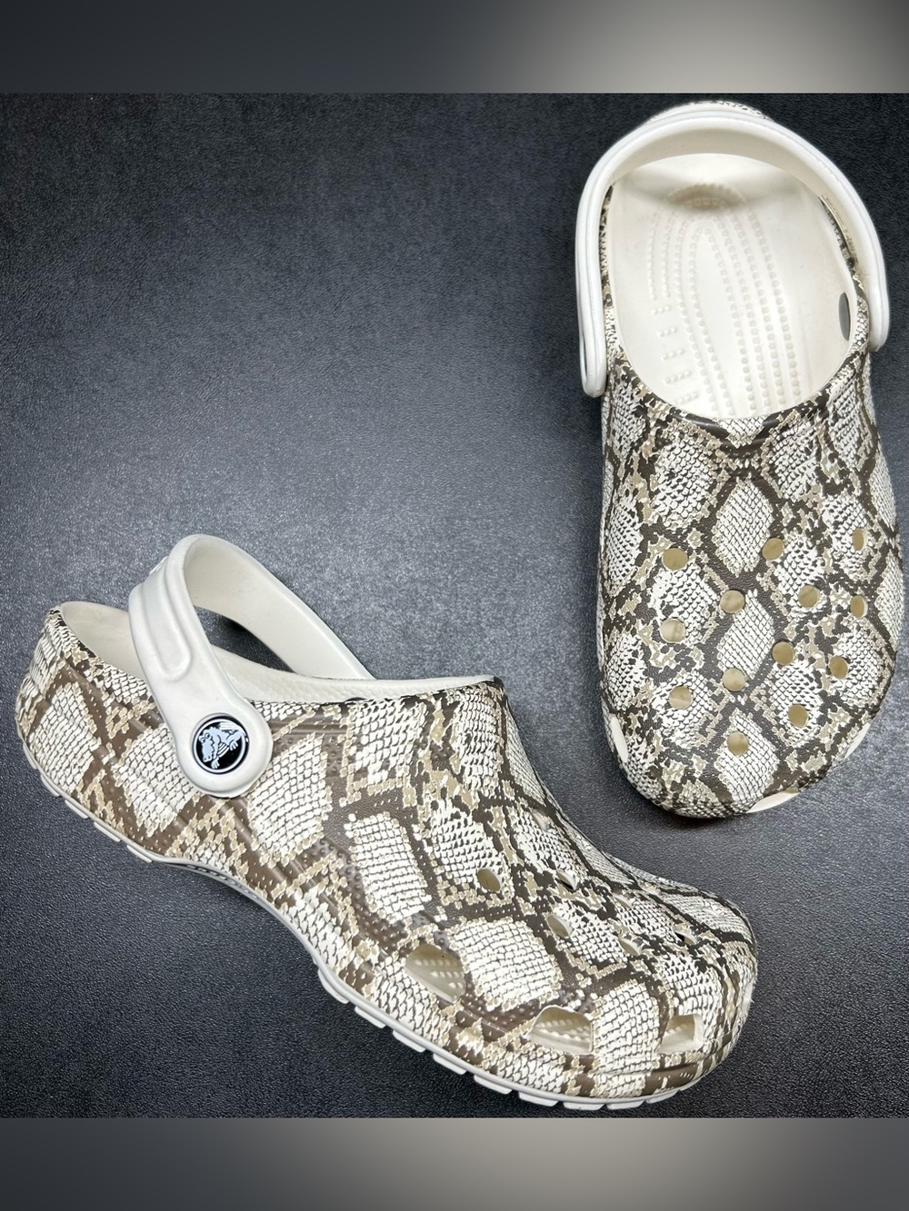 Crocs Adult Women’s Size 7 Men’s Size 5 Classic Snake Print Clog RARE